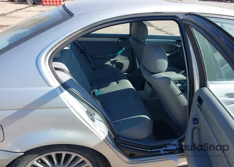 2003 BMW 330I z USA, uszkodzony, nr VIN WBAEV534X3KM26240